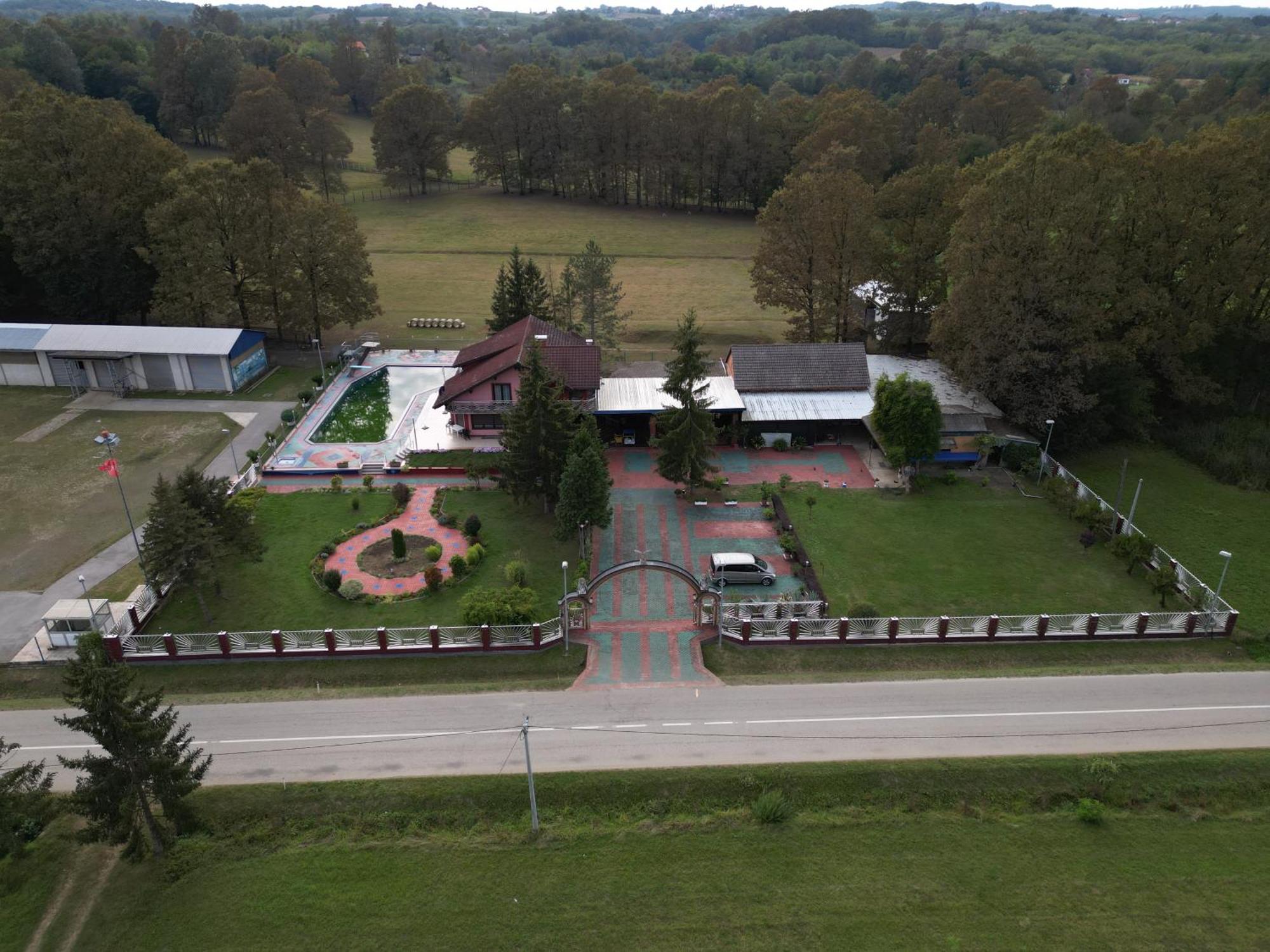 Stevin Ranc Apartment Bosanska Dubica Bagian luar foto